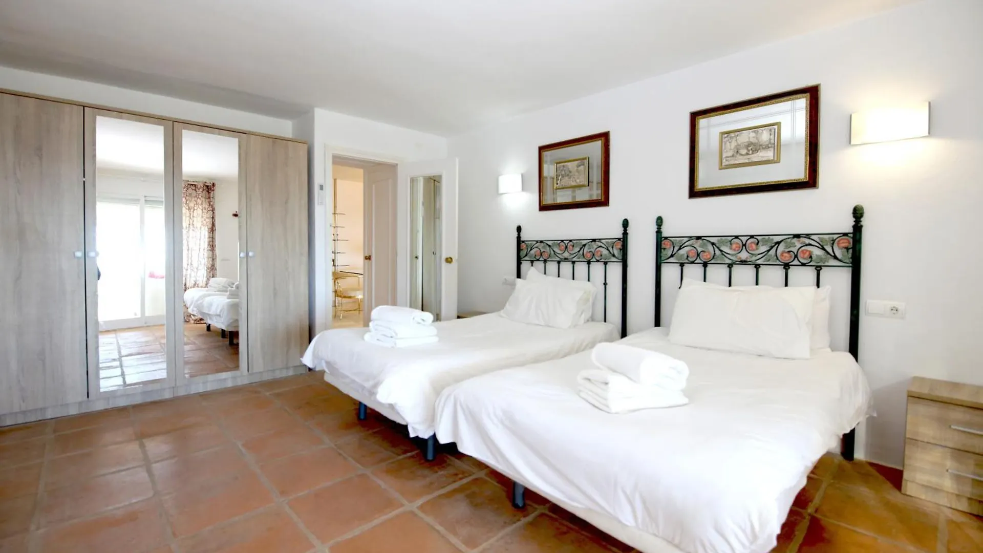 Townhouse Seascape Villa Estepona